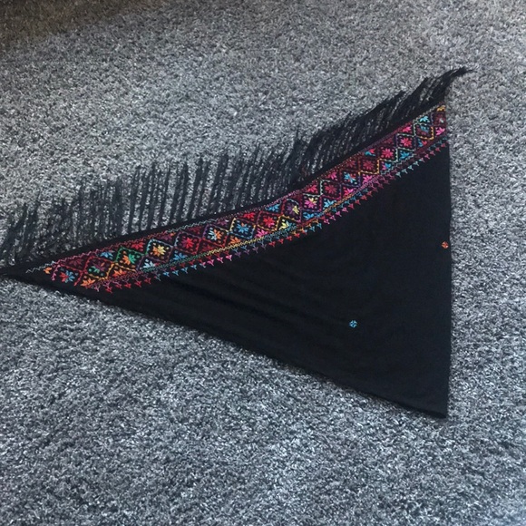 Vintage piano shawl with tassels and needlepoint - Picture 4 of 7